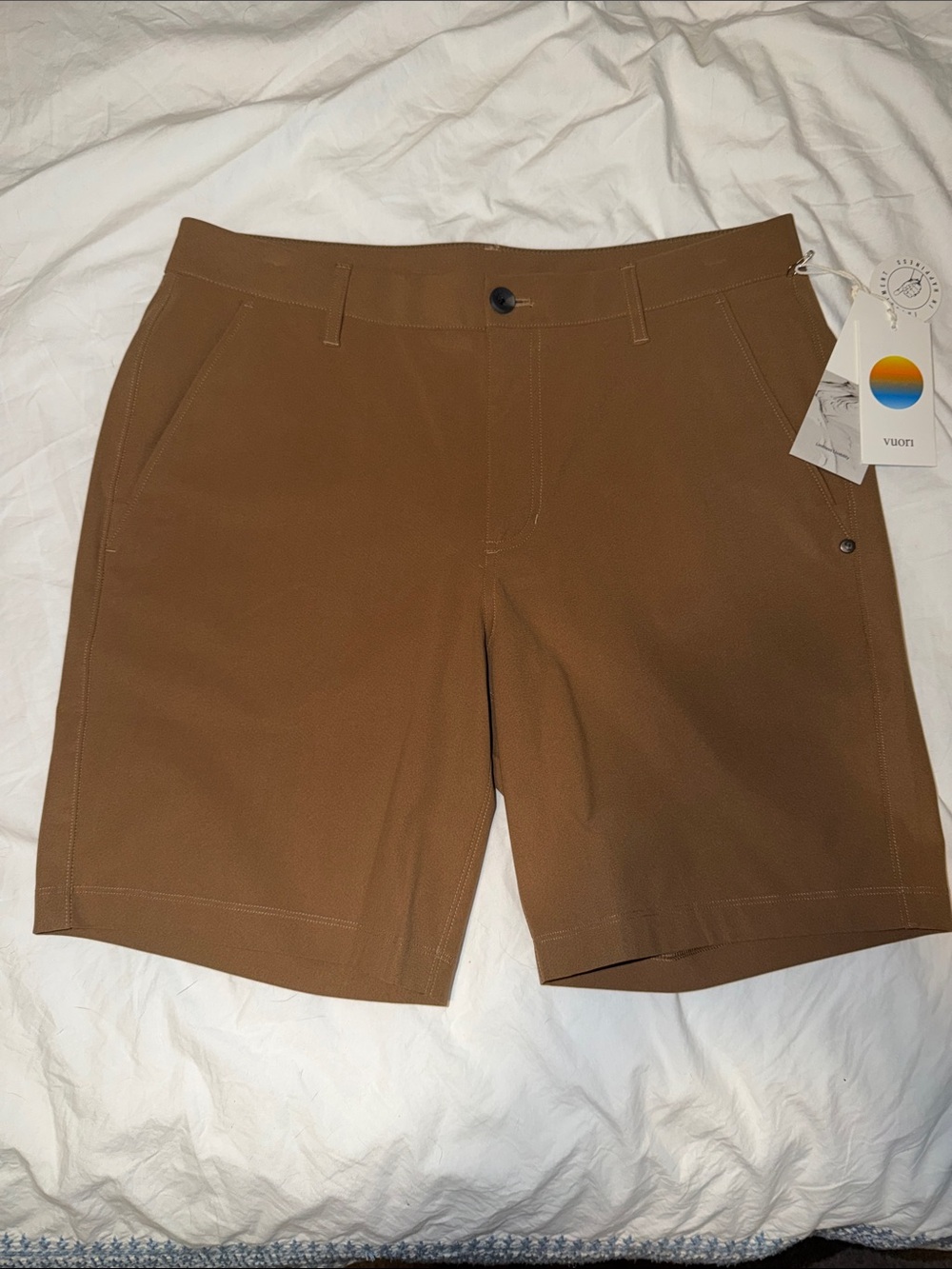 NWT Men's Vuori Camel Meta Shorts Size 32